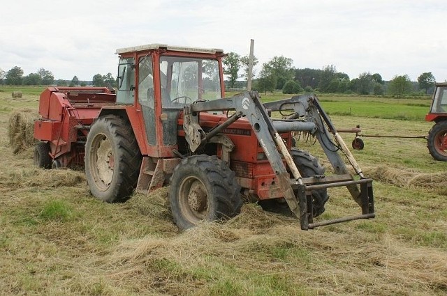 Wałki belarki zmiażdżyły dłoń 22-latka