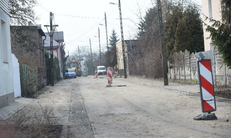 Bałuty: Rozkopali wyremontowaną ulicę [ZDJĘCIA]