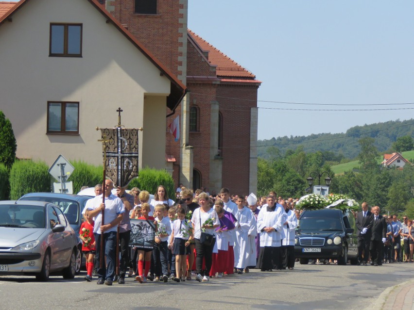 Uroczystości pogrzebowe w Wysokiej. Beatę i Kacperka żegnała...