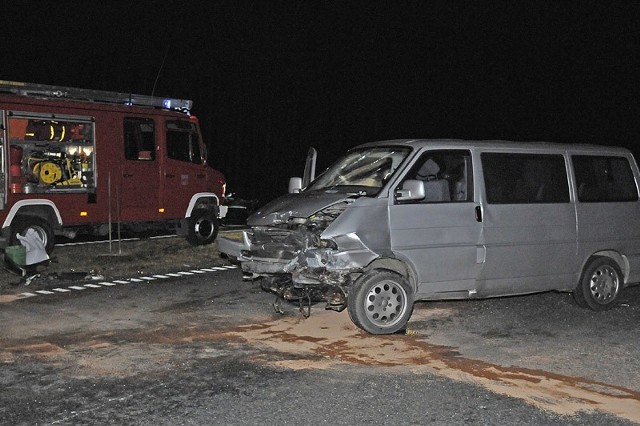 Jak ustalili policjanci, kierowca volkswagena transportera, 37-letni mieszkaniec Gdańska, prawdopodobnie nie dostosował się do zmiany organizacji ruchu i doprowadził do czołowego zderzenia z toyotą yaris.