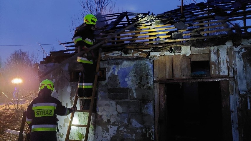 W wyniku pożaru doszczętnie spłonęła stodoła oraz częściowo...