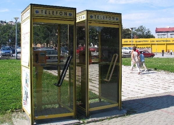 Wkrótce budki telefoniczne mogą zniknąć z krajobrazu polskich miast.