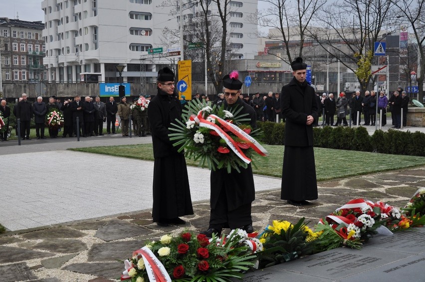 Święto Nauki Wrocławskiej rozpoczęło się pod pomnikiem...