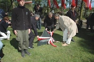 Ile będą kosztowały prace przy rewaloryzacji otoczenia pomnika, jeszcze nie wiadomo.