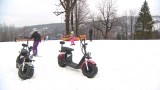Elektryczna hulajnoga. Pojazd do jazdy po... stoku narciarskim? (video)