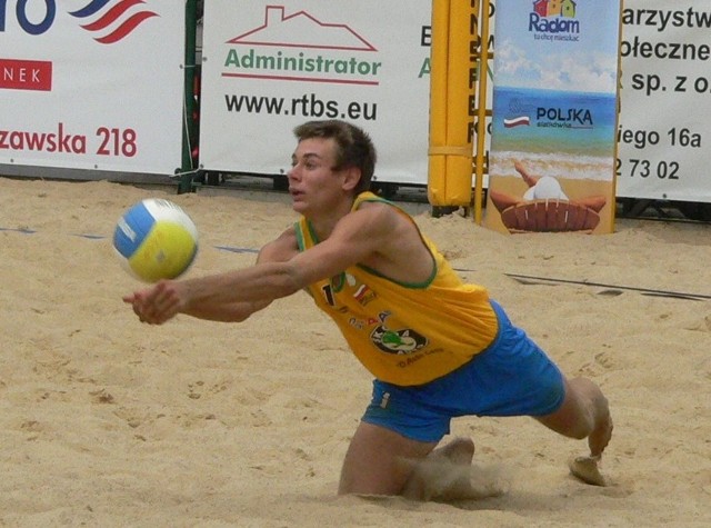 Bartłomiej Kiernoz wywalczył w tym roku tytuł wicemistrza Polski juniorów w siatkówce plażowej