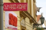 Ukradła w sex shopie dwa wibratory za ponad 700 zł! Wszystko zarejestrowały kamery. Grozi jej do 5 lat więzienia