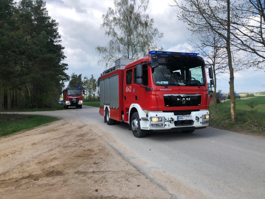 Jaskra. Dachowanie opla vectra GTS po zderzeniu z ciągnikiem...