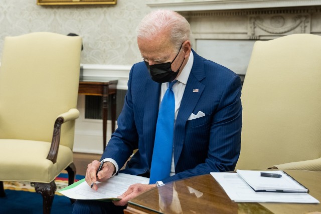 Prezydent Joe Biden podpisał ustawę o kontroli broni. Zdj. ilustracyjne.