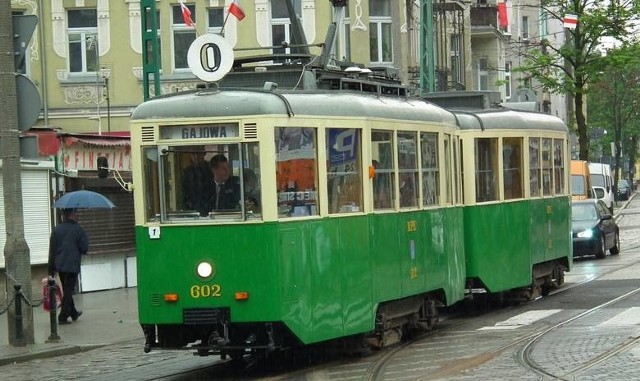 Źle zaparkowany samochód uniemożliwił kursowanie tramwaju wycieczkowego linii nr 0.