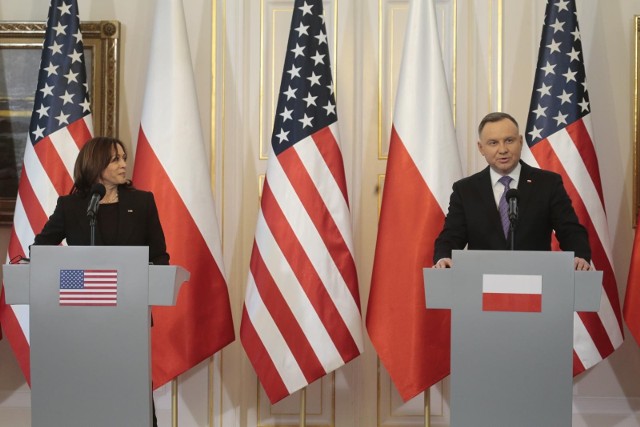 Wiceprezydent USA Kamala Harris i prezydent RP Andrzej Duda