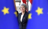 Theresa May zostaje, Izba Gmin odrzuciła wotum nieufności. Co dalej z Brexitem? Deputowani chcą przejąć kontrolę nad kształtem umowy