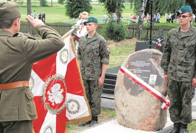 Uroczyste odsłonięcie pomnika st. strz. Antoniego Przychodzenia