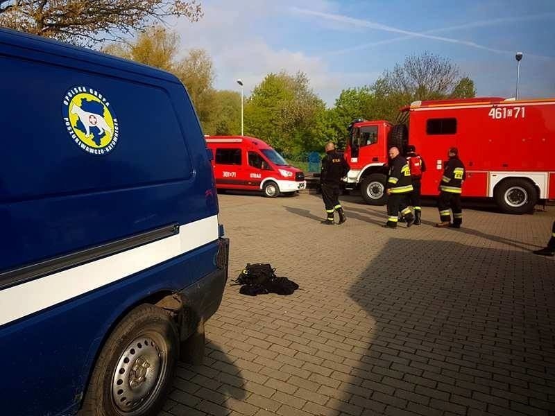 Zaginionego 21-latka szukają policjanci, strażacy, grupy...