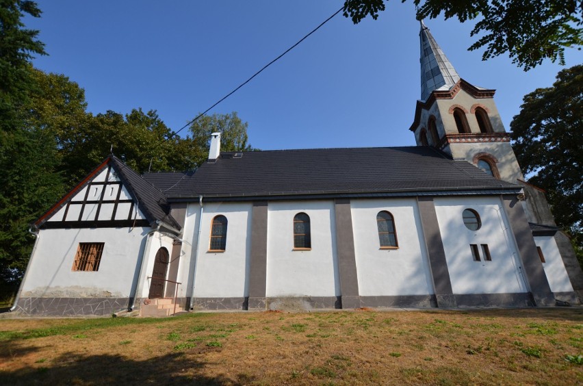 Kościół św. Wawrzyńca w Jastrzębiu koło Namysłowa.