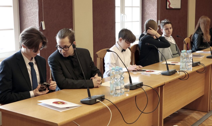 Pierwsza sesja Młodzieżowej Rady Miejskiej Grudziądza VI...