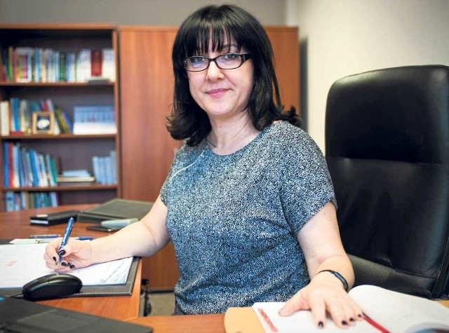 Bogumiła Szczepanik, dyrektor MOPS w Koszalinie zaznacza, że nie ma sensu składać  wniosków wcześniej niż  1 kwietnia 