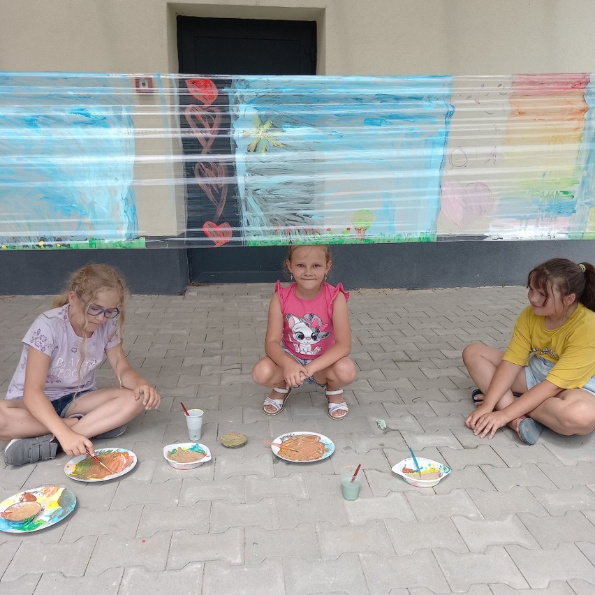 Wakacyjny Klub Dziecka w Rogowie i Kornicy. Dzieci nie mają czasu na nudę 