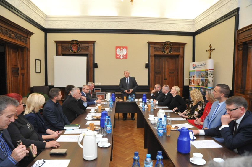 Radni z powiatu słupskiego otrzymali zaświadczenia o wyborze [zdjęcia] 