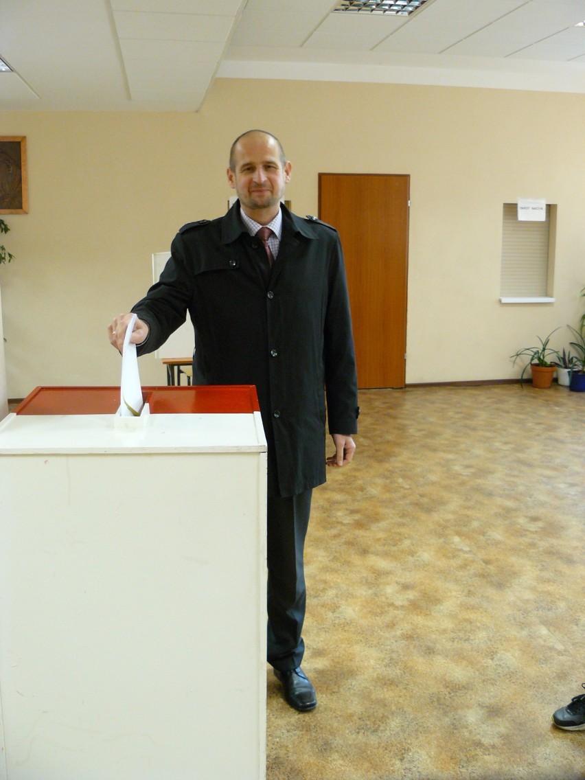 Wybory parlamentarne 2015 w Wielkopolsce. W lokalu wyborczym...