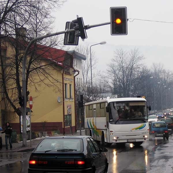 Montaż sygnalizacji świetlnej był w centrum Ustrzyk konieczny. Niewykluczone, że w przyszłości światła zostaną zamontowane także na skrzyżowaniu obok restauracji Bieszczadzka. 