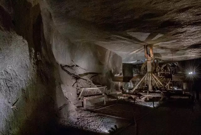 Trasa Turystyczna wielickiej Kopalni soli, a także podziemna ekspozycja Muzeum Żup Krakowskich zostaną otwarte 4 lutego. Natomiast Zamek Żupny w Wieliczce można będzie zwiedzać już od 1 lutego 2021. Zwiedzanie zabytków będzie odbywać się z zachowaniem wszelkich reguł związanych z pandemią Covid-19