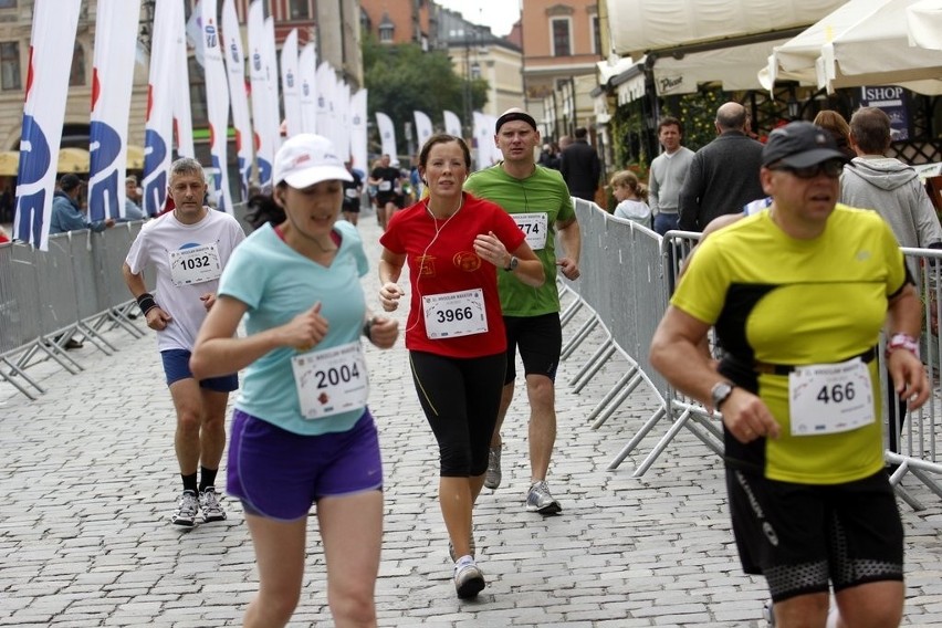 Maraton Wrocław - ZDJĘCIA - zawodnicy z numerami 2001 - 2200