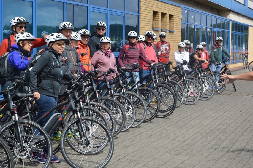 Pasażerowie wycieczkowca AIDAbella zwiedzają Trójmiasto na rowerach! Wycieczkowiec w Gdyni [ZDJĘCIA] 