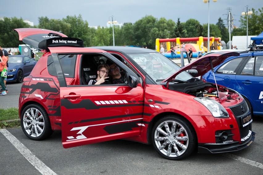 Super Car Weekend na Podpromiu. Piękne samochody można było oglądać w Rzeszowie! [ZDJĘCIA]