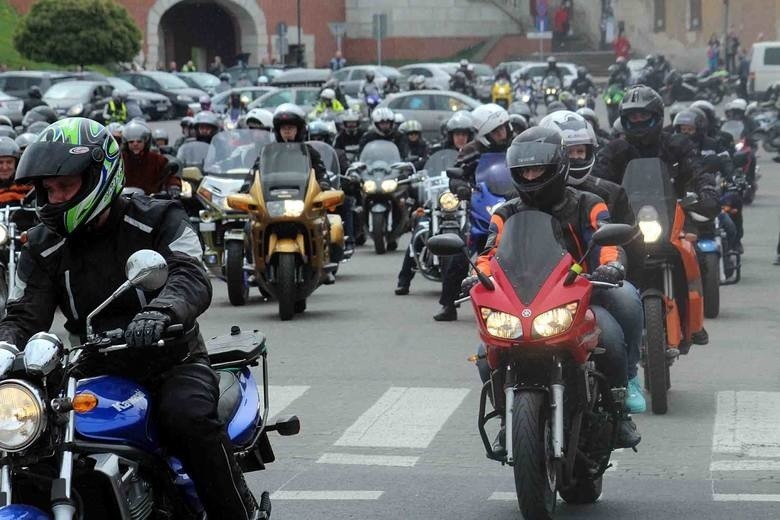 Parada motocyklowa podczas zeszłorocznej inauguracji sezonu