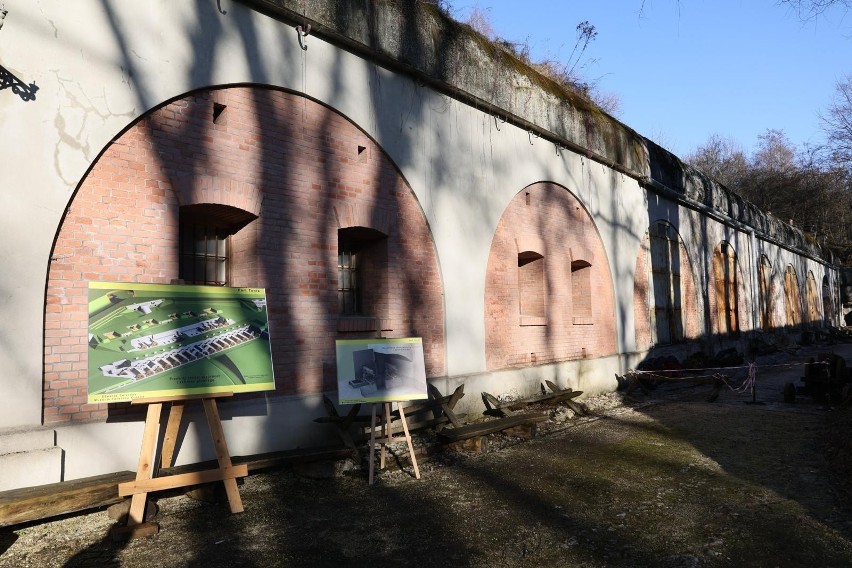 Kraków. Nie brakło chętnych na zimowe zwiedzanie fortu Tonie