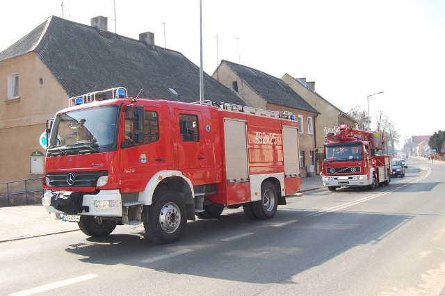 Każdy ochotnik biorący udział w akcji gaśniczej otrzymuje ekwiwalent: 15,22 zł za godzinę. Czas liczy się od godziny alarmu do godziny powrotu z akcji.