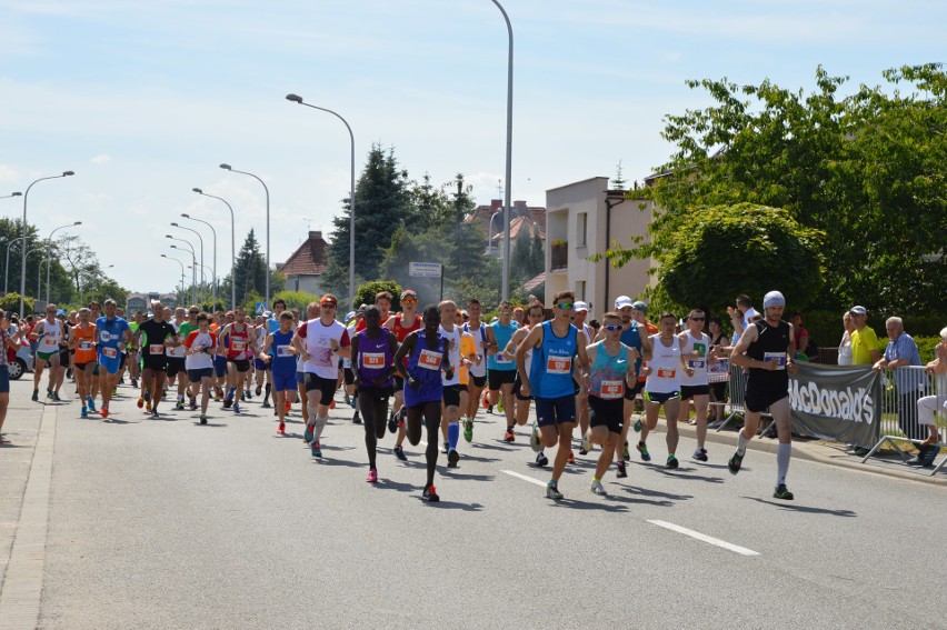 Około 700 zawodników stanęło na starcie V Nyskiego Biegu na...