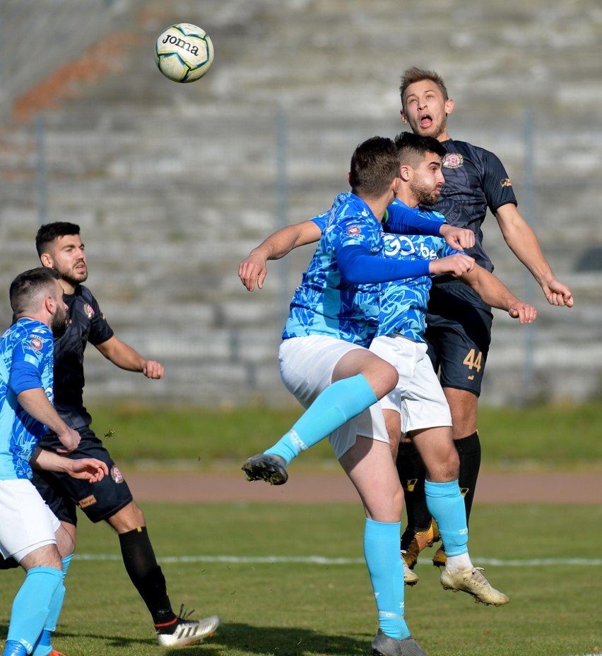 4 liga. Polonia Przemyśl lepsza od MKS-u Kańczuga w drugiej połowie. Dwa gole Kamila Janasa [ZDJĘCIA]