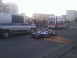 Wypadek w Kruszwicy. Motocyklista trafił do szpitala [zdjęcia]