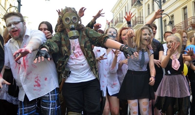 Marsz zombie na ul. Piotrkowskiej [FILM, zdjęcia]