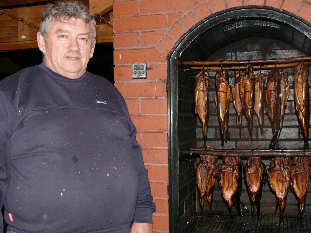 Tak wygląda profesjonalna wędzarnia Ryszarda Smoczka, w której przygotowywane są pstrągi i karpie.