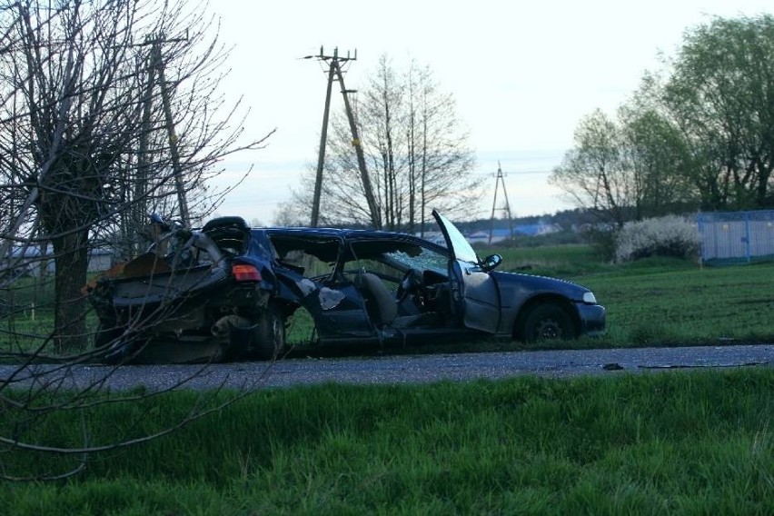 Wypadek pod Prochowicami. Jedna osoba nie żyje, pięć rannych