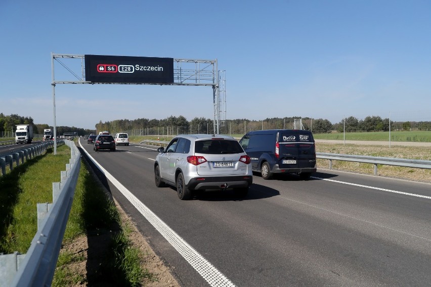 Pierwsze samochody wjechały na nowo oddany do użytku odcinek...