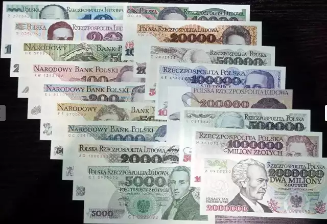 Banknoty PRL zestaw 17 szt. stan UNC zł2 095 złhttps://www.olx.pl/d/oferta/banknoty-prl-zestaw-17-szt-stan-unc-zl-CID4042-IDSEE0f.html?reason=extended_search_no_results_category