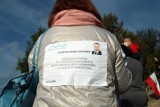Nauczyciel z Lublina na marszu przeciwników maseczek. Szkoła odcina się od jego słów a policja wystawia mandaty