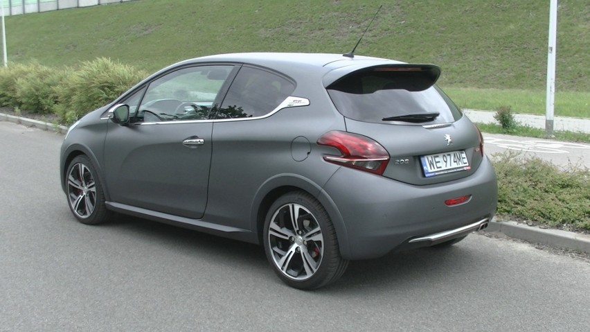 Peugeot 208 GTI...