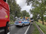 Czołowe zderzenie na obwodnicy Lubrzy pod Prudnikiem. Jak doszło do wypadku na płaskim i długim odcinku drogi?