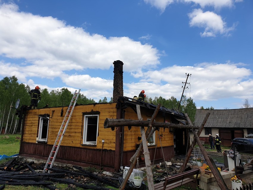 W Koszorowie doszło do pożaru dachu budynku mieszkalnego.
