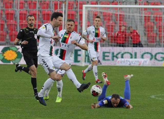 GKS Tychy pokonał Puszczę Niepołomice i wyraźnie zwiększył przewagę nad strefą spadkową