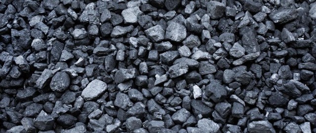 Cena za 1 tonę węgla kamiennego, jak również ekogroszku wynosi 2000,00 zł. Odbiór węgla odbywa się w dwóch punktach na terenie miasta: w Przedsiębiorstwie Handlowo-Usługowym Rafał Sikorski „GLOBAL”, ul. Fabryczna 2 oraz w Składzie Opałowym Teresa Jamróg, ul. Metalowców 42