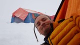 Adam Bielecki na szczycie Gasherbrum II wraz z Felixem Bergiem. To piąty ośmiotysięcznik w karierze Bieleckiego 