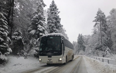 Sobota przywitała kierowców intensywnymi opadami śniegu....