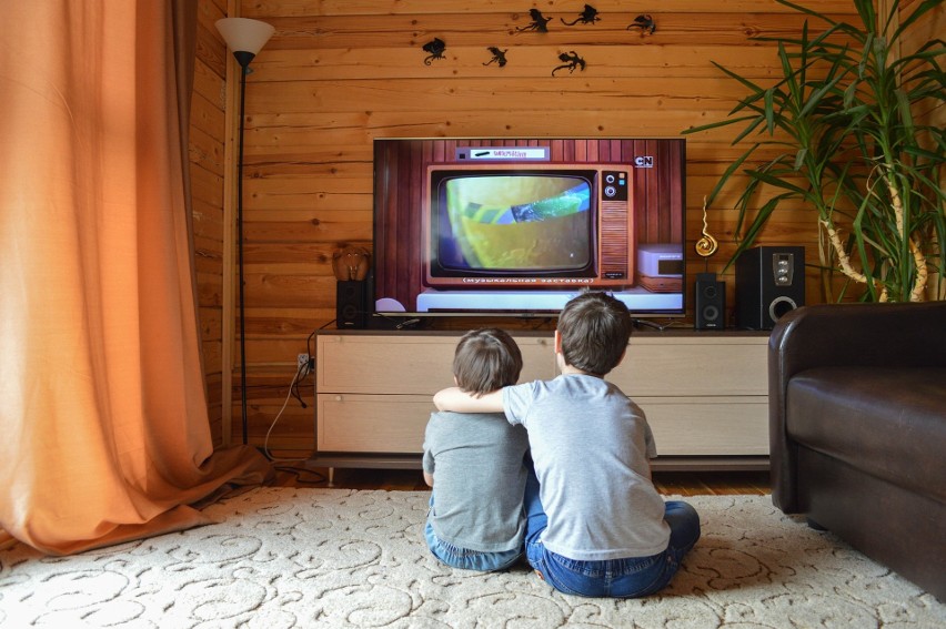 Osoby korzystające z sygnału Naziemnej Telewizji Cyfrowej,...