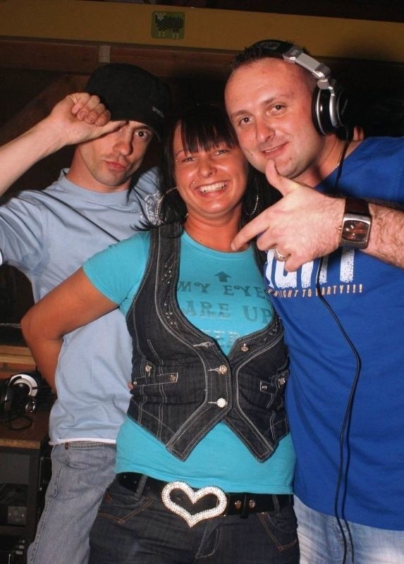 DJ Yapa, Paulina i DJ Janik bawili się w piątek w Czarnej Owcy.